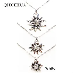 3pcs/set Charming Rhinestone Lucky Flower Necklace For Women Clavicle Chain Edelweiss Necklace Pendant Fashion Bijoux Wholesale