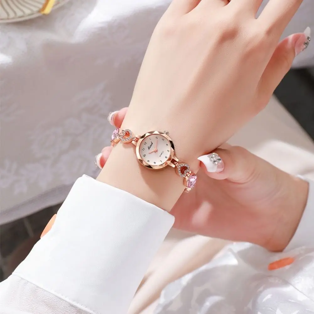 Fashion Alloy Bracelet Watch Small Dial Rhinestone Quartz Watch Heart Design Ladies Wristwatch Women