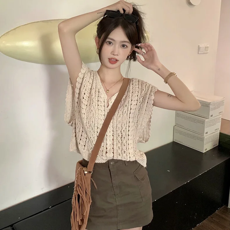 Summer New Fashion Hollow Hook Flower V-Neck Vest Sleeveless Knit