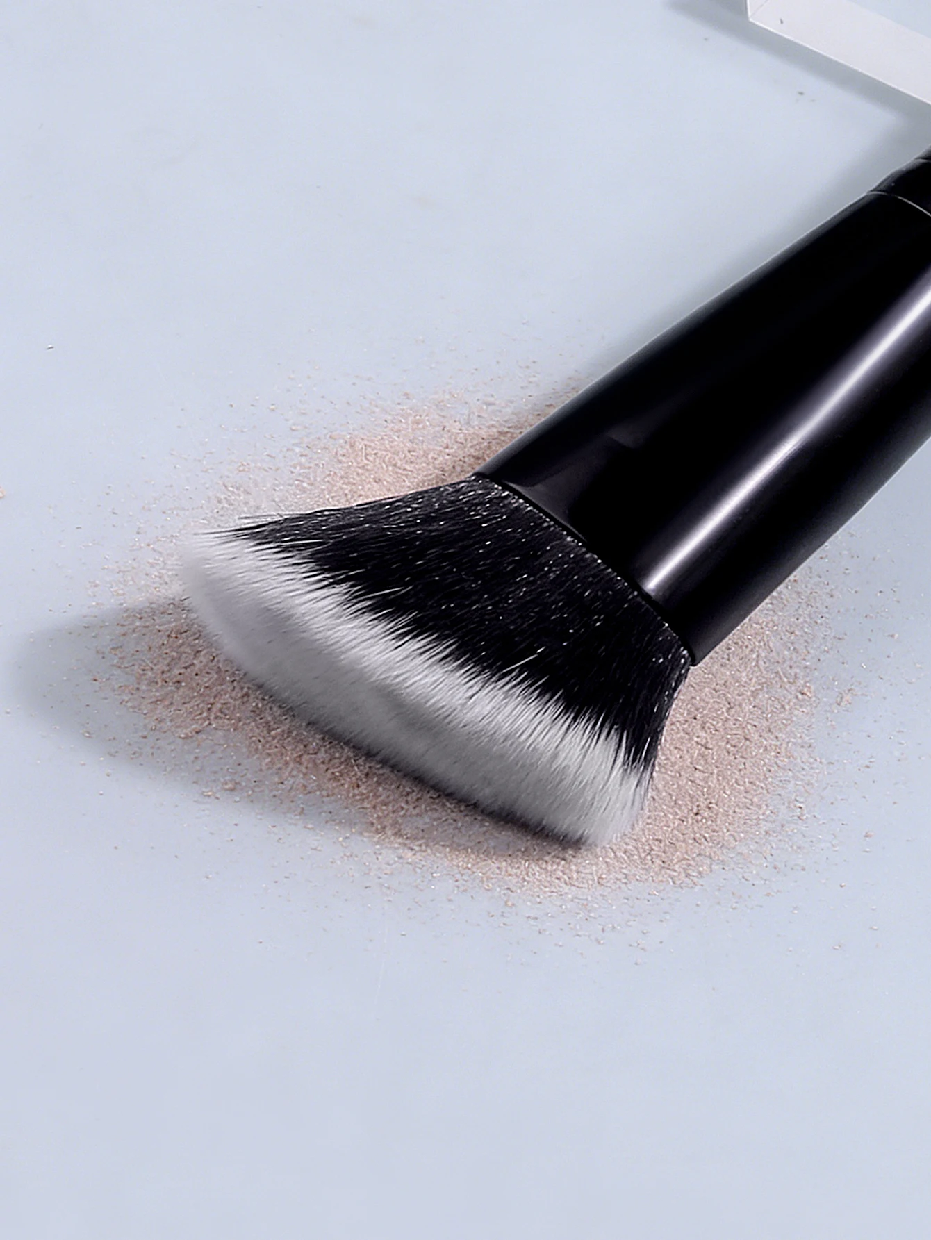 1 peça pincel de contorno chanfrado preto, ferramentas de maquiagem, pincel de blush, pincel de destaque, pincel de manchas, pincel de maquiagem de cerdas macias