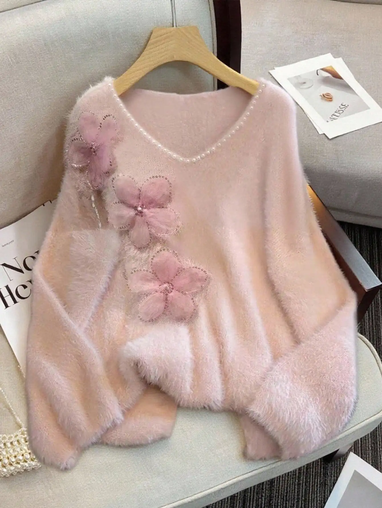 

Мягкий розовый вязаный пуловер с V-образным вырезом и 3D-цветочными бусинами для женщин, осень-зима