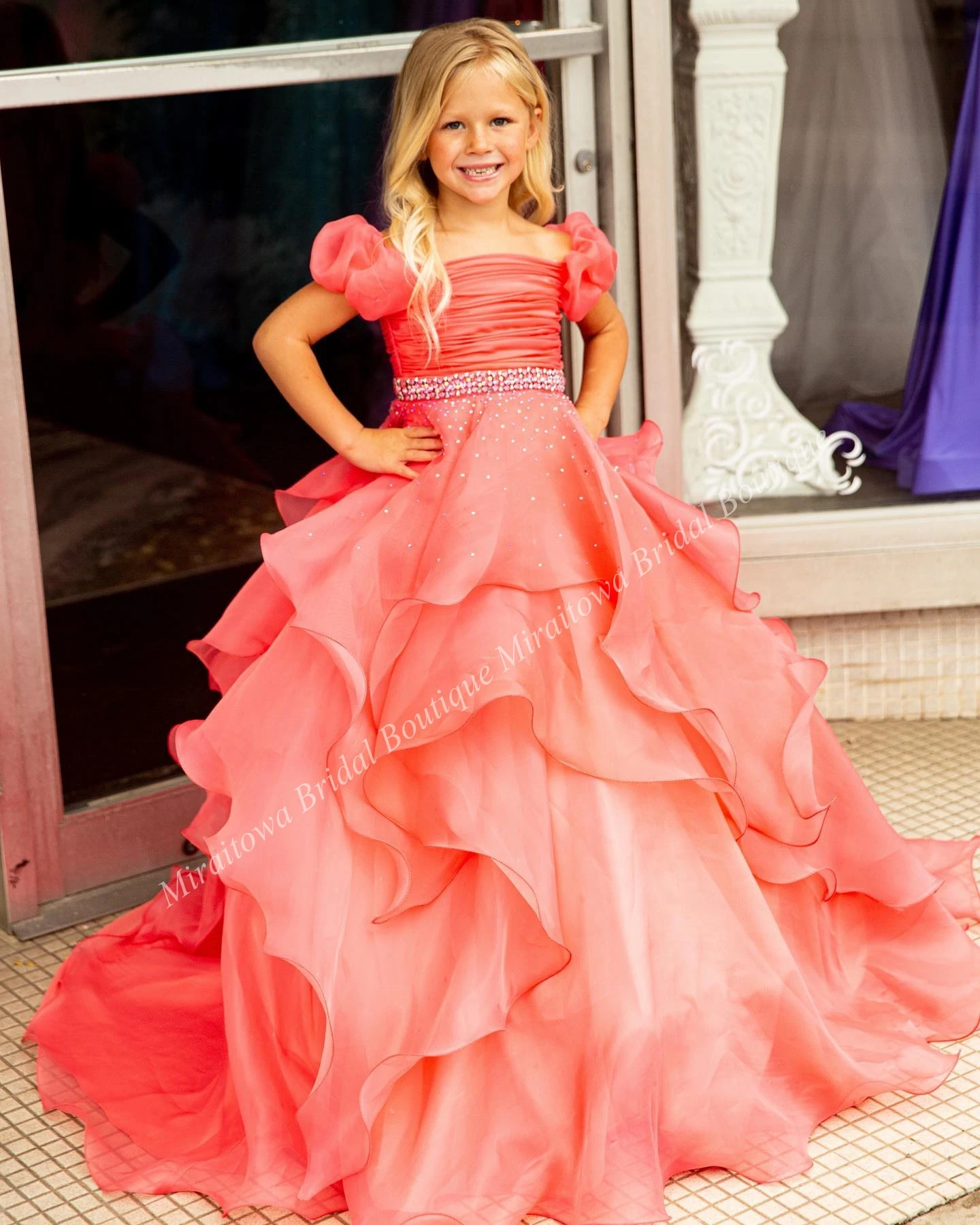 Vestido de fiesta Coral para niña, vestido Formal de fiesta de cumpleaños para niño pequeño, con mangas abullonadas, capa con volantes, 2023