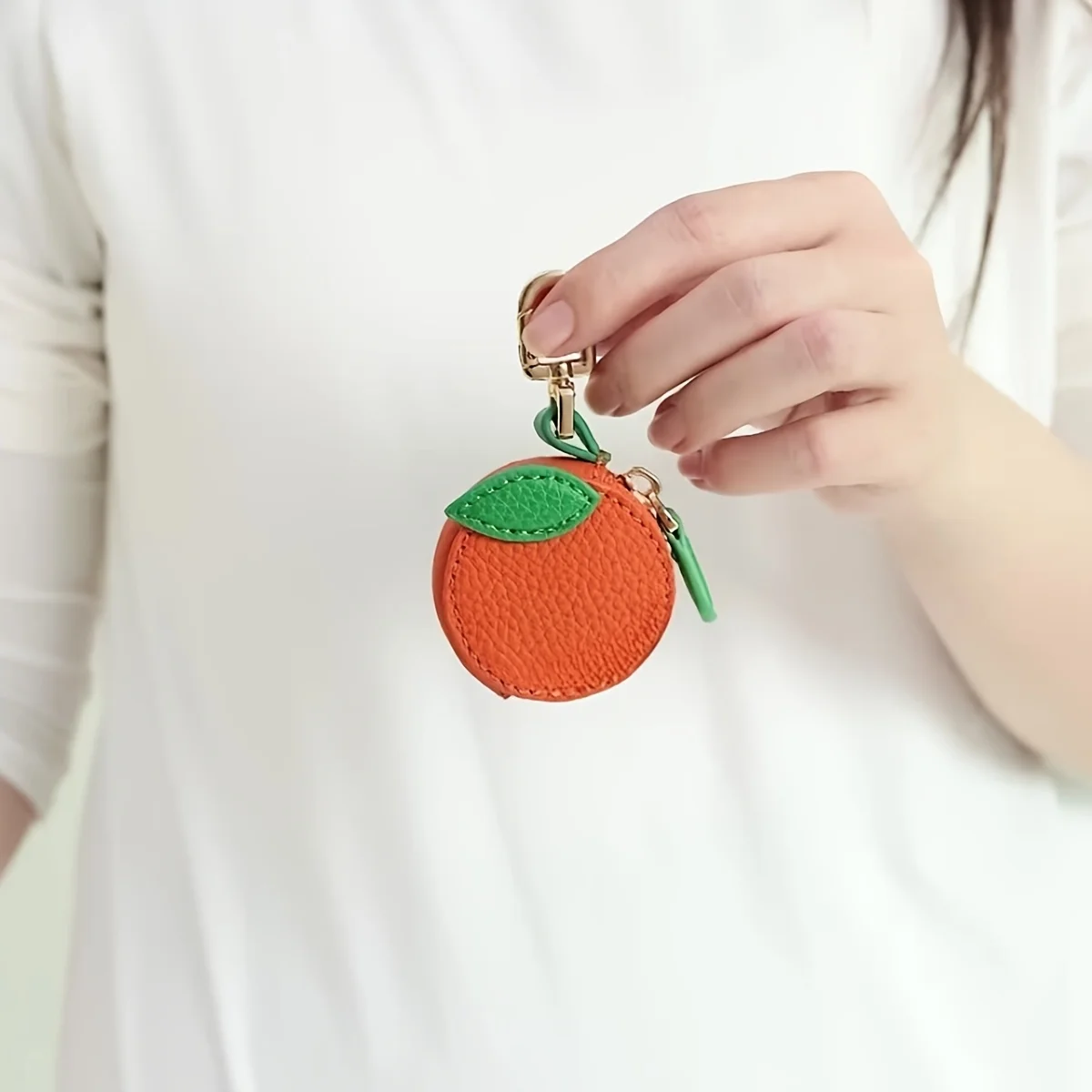 قطعة واحدة من محفظة النقود المعدنية ذات طابع الفاكهة مع سلسلة مفاتيح وسحاب للإغلاق وبطانة من البوليستر - تصميم برتقالي وأزرق لطيف، متين