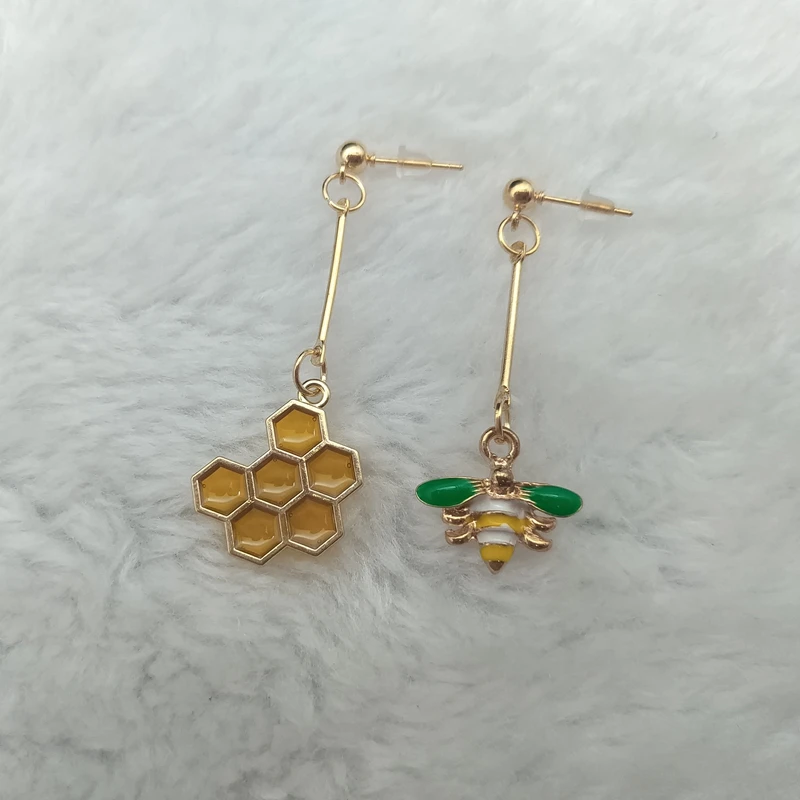 Fashion honeycomb hexagonal enamel earrings, honeycomb bee irregular earrings, flower simple and generous geometric earrings