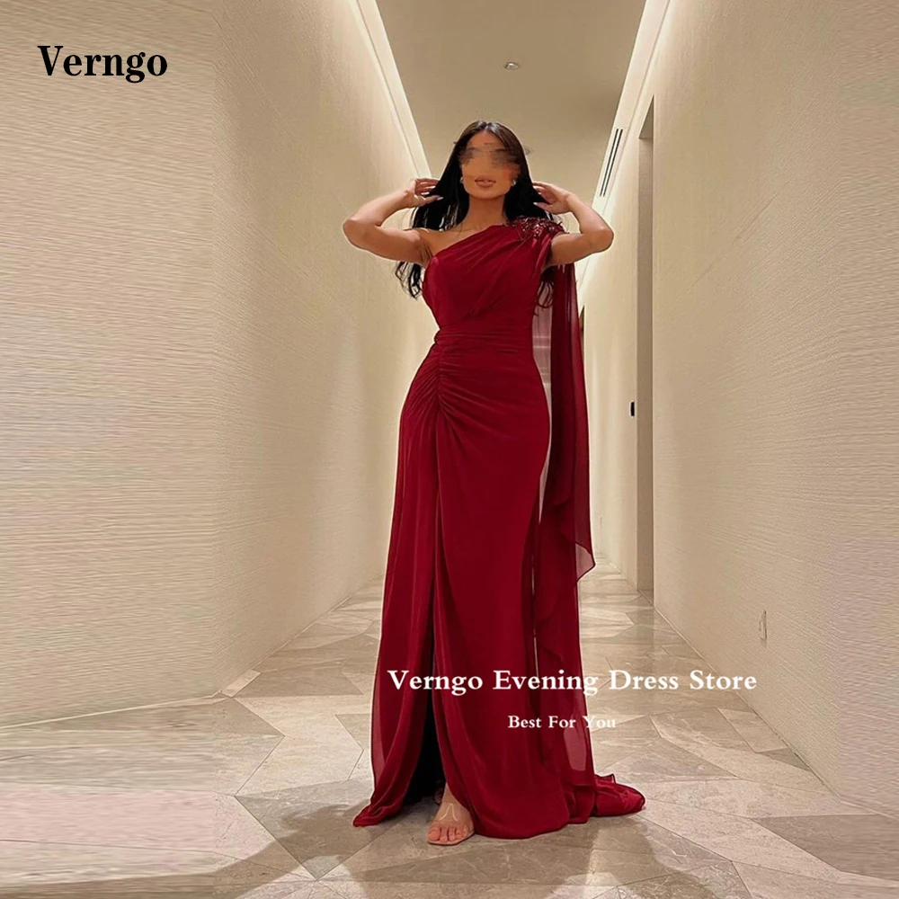 

Verngo Saudi Arabic Women Burgundy Chiffon Mermaid Prom Dresses One Shoulder Crytal Pleats Split Dubai Formal Party Evening Gown