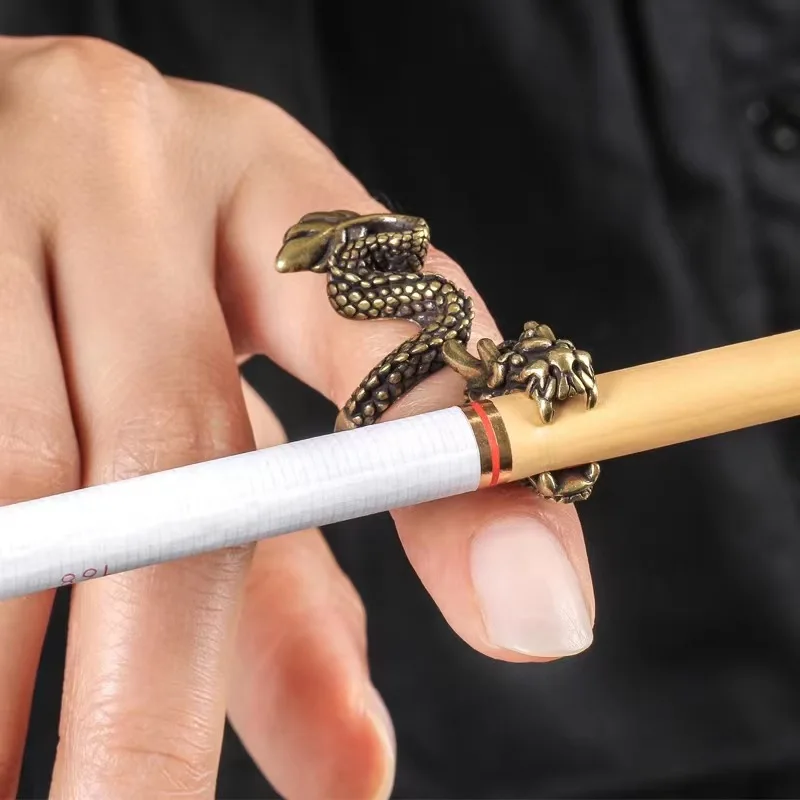 2023 New Cigarette Holder Dragon Ring Rack Metal Smoker Finger Clip Hand Rack Tobacco Cigarettes Smoking Weed Accessories Gadget