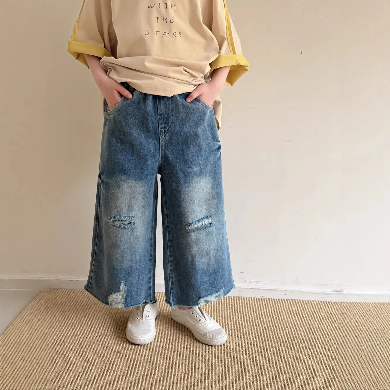 

2026 Summer Kids Ripped Frayed Denim Jeans Unisex Boys Girls Ankle-Length Lightweight Breathable Stretch Jean Pants for Children