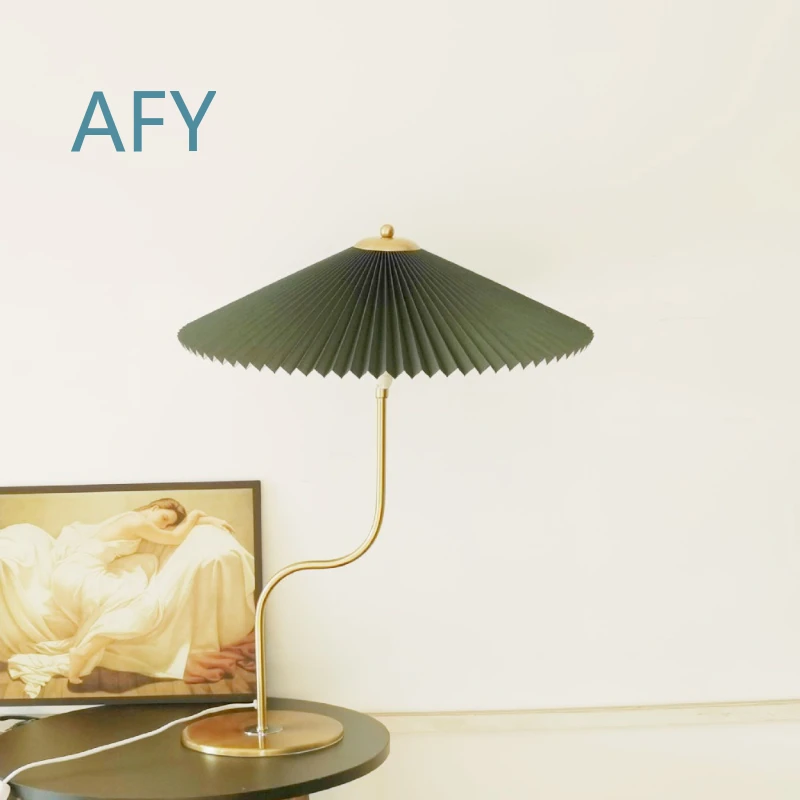 American Retro Pleated Table Lamp for Mushroom Minimalist Bedroom Bedside Light Study Room Decoration Personality Lighting