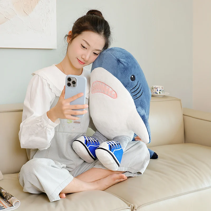 ตุ๊กตาฉลามเซี่ยงไฮ้จิง ตุ๊กตาชานม ตุ๊กตานินจา ตุ๊กตาลิงยาง ตุ๊กตาจระเข้ ตุ๊กตาบอมเบอร์ ของเล่นตุ๊กตาผ้าเนื้อนุ่ม หมอนอิง ของขวัญสำหรับเด็ก