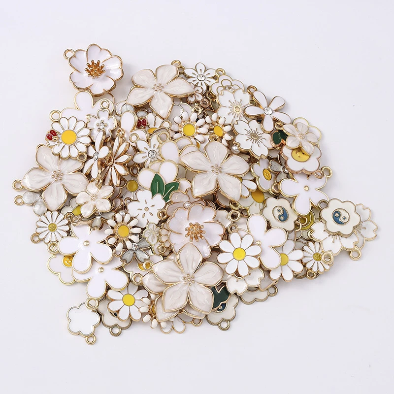 20 Stück gemischte niedliche weiße Emaille-Blumenanhänger für die Schmuckherstellung, DIY-Ohrringe, Halsketten, Armbänder, Zubehör – Detail 3