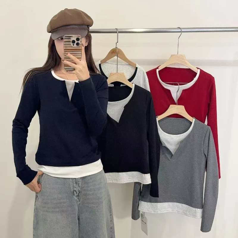 

Женская футболка с длинными рукавами в корейском стиле, имитирующая двухслойность, с цветовыми блоками, весенне-осенний облегающий шикарный топ, повседневная базовая майка.