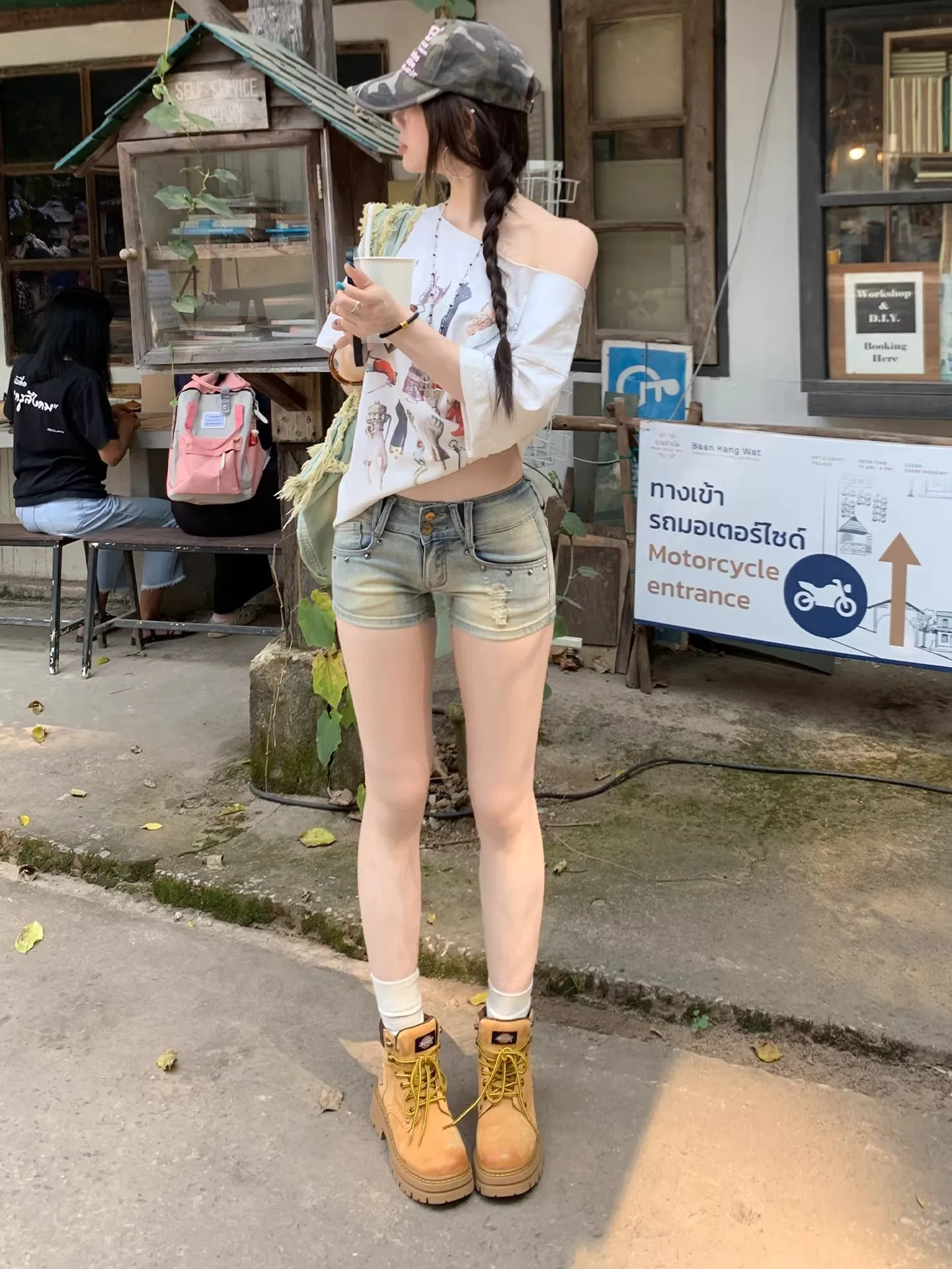

Retro American Hot Girl Low Waist Denim Shorts Women's 2026 New Summer Rivet Punk Slim High Street Hot Pants Deep Blue Light ...