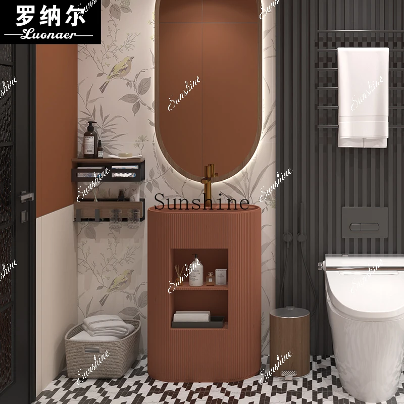 

WMedieval style storage and hand washing, bathroom personality and art integration, oval homestay column basin