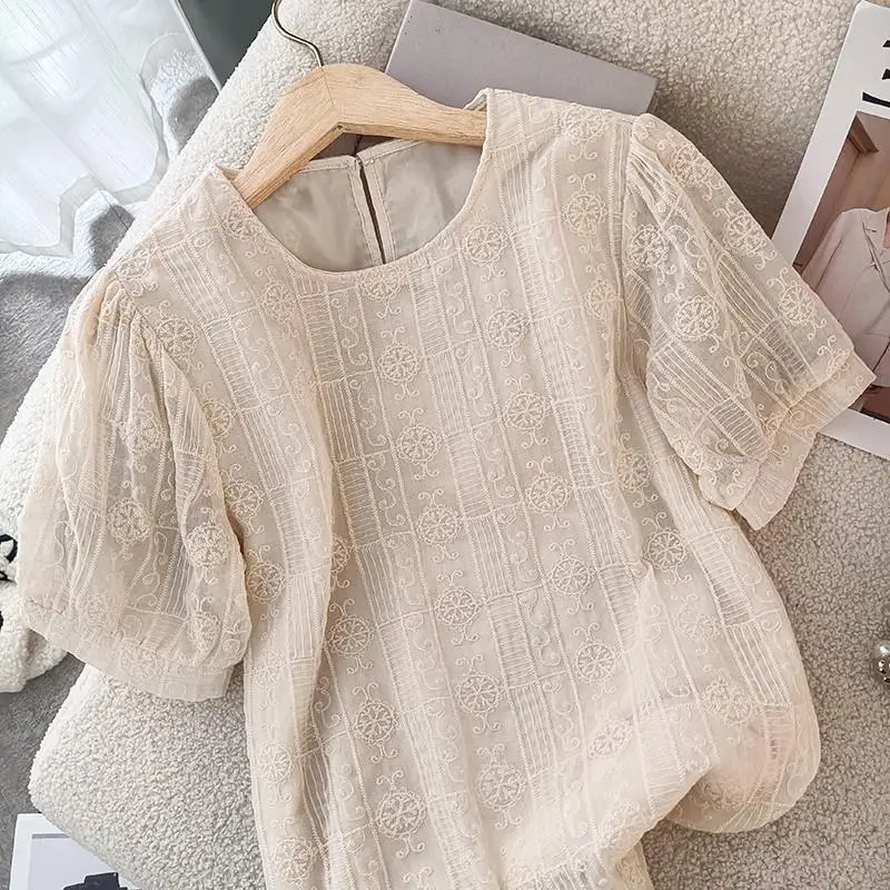 女性の夏のファッションレースパッチワーク無地 O ネック半袖シャツレディースシンプルオフィスレディオールマッチカジュアルトップス