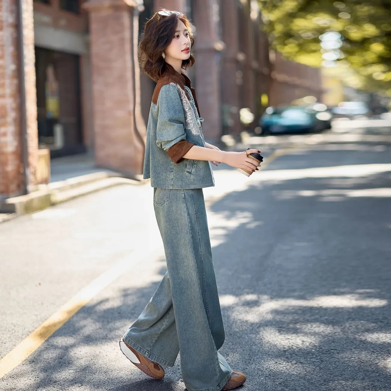 

2026 New Chinese Style Women's Denim Lace Patchwork Jacket Two-Piece Set Autumn Fashionable And Stylish Commute Casual Ensemble