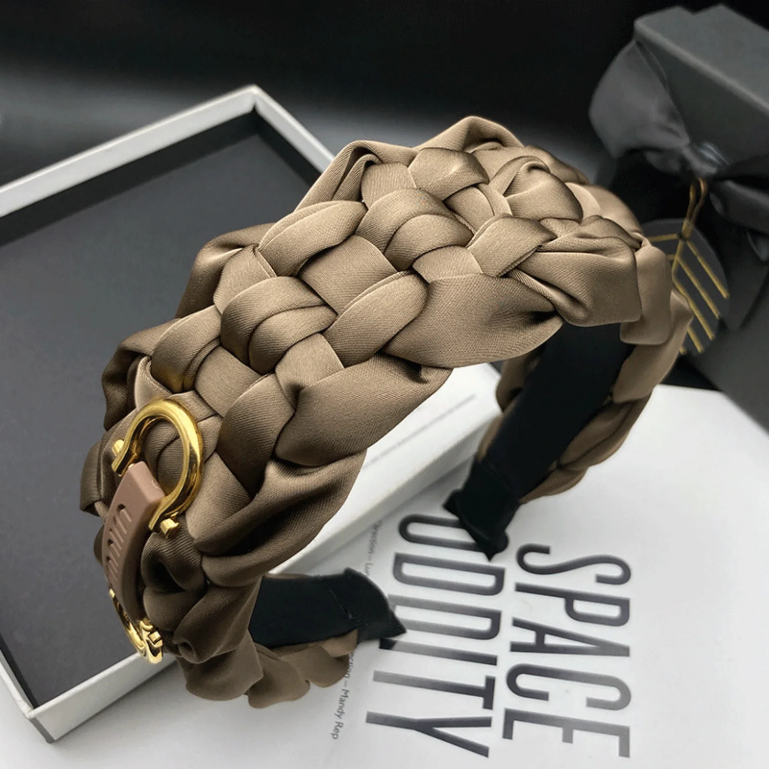 Luxury Braided Headband for Women Fashionable High-End French Style Hair Clip with Blasted Furnace Top Exquisite Light Headwear