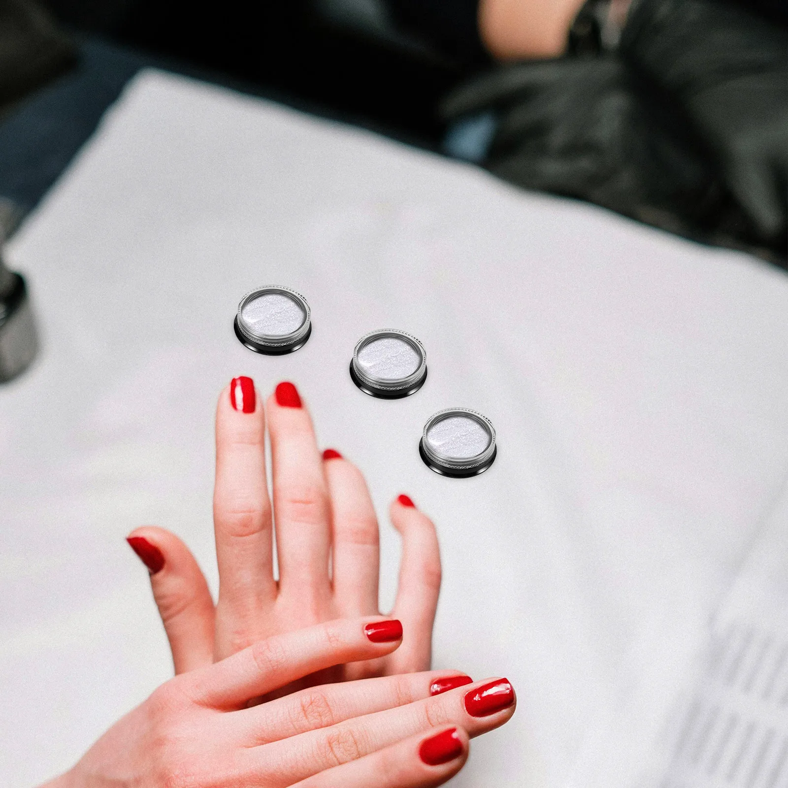 8Pcs Nail Glitter Small Round Jars Portable Reusable Plastic Storage Containers Easy Use DIY Nail Accessories Case Travel Kit