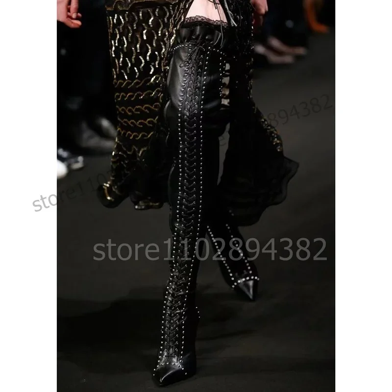 الأحمر الكشكشة المسامير ديكور أشار تو Strappy الأحذية الجانب سستة النساء أحذية رقيقة عالية الكعب مثير المدرج 2023 Zapatos Para Mujere