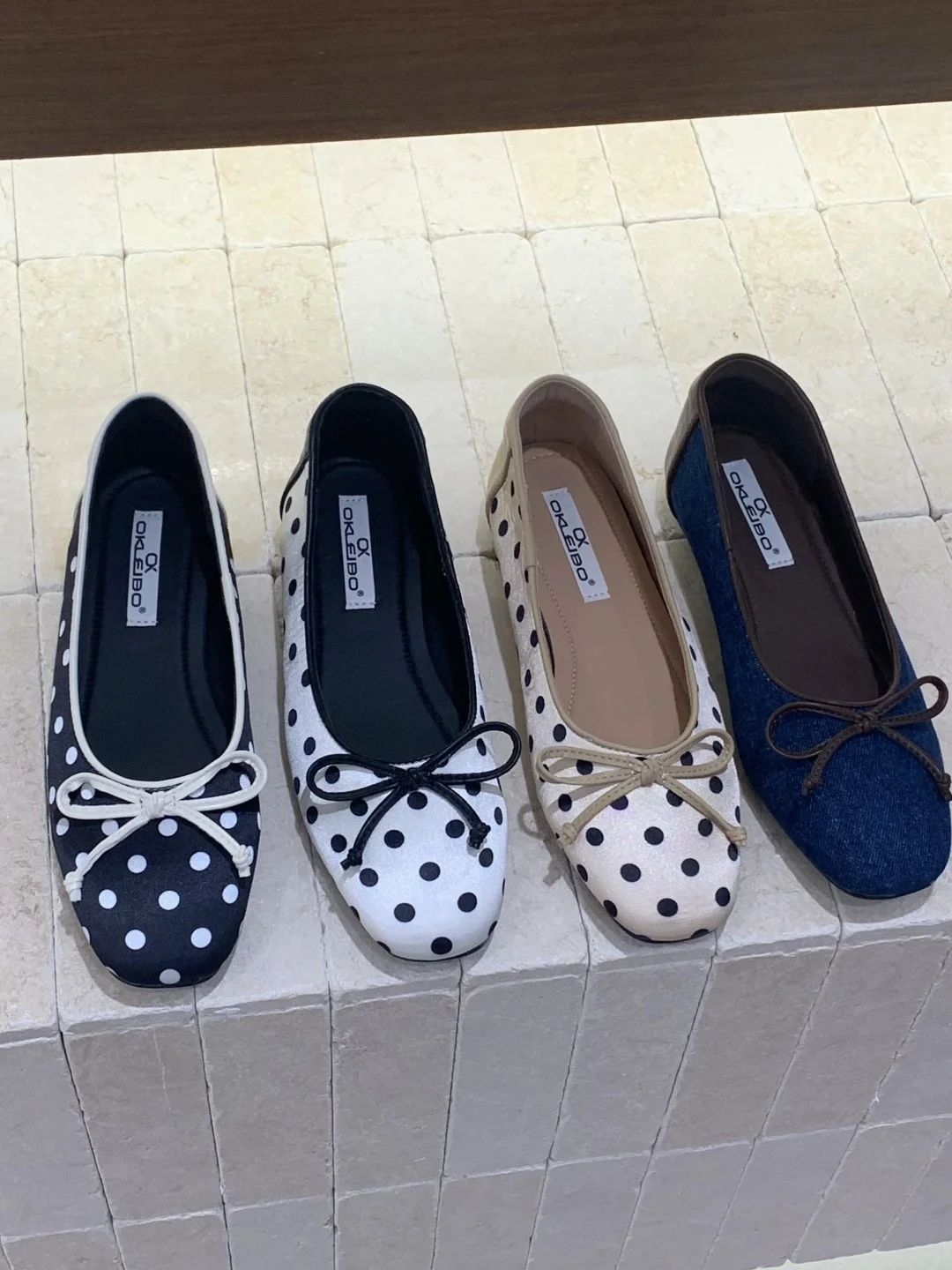 

Женские модные туфли-балетки из атласа в горошек с узлом, без застежек, для осени