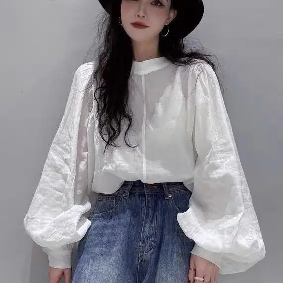 

Lantern sleeve lace shirt women's spring and autumn Korean stitching round neck long-sleeved solid color shirt