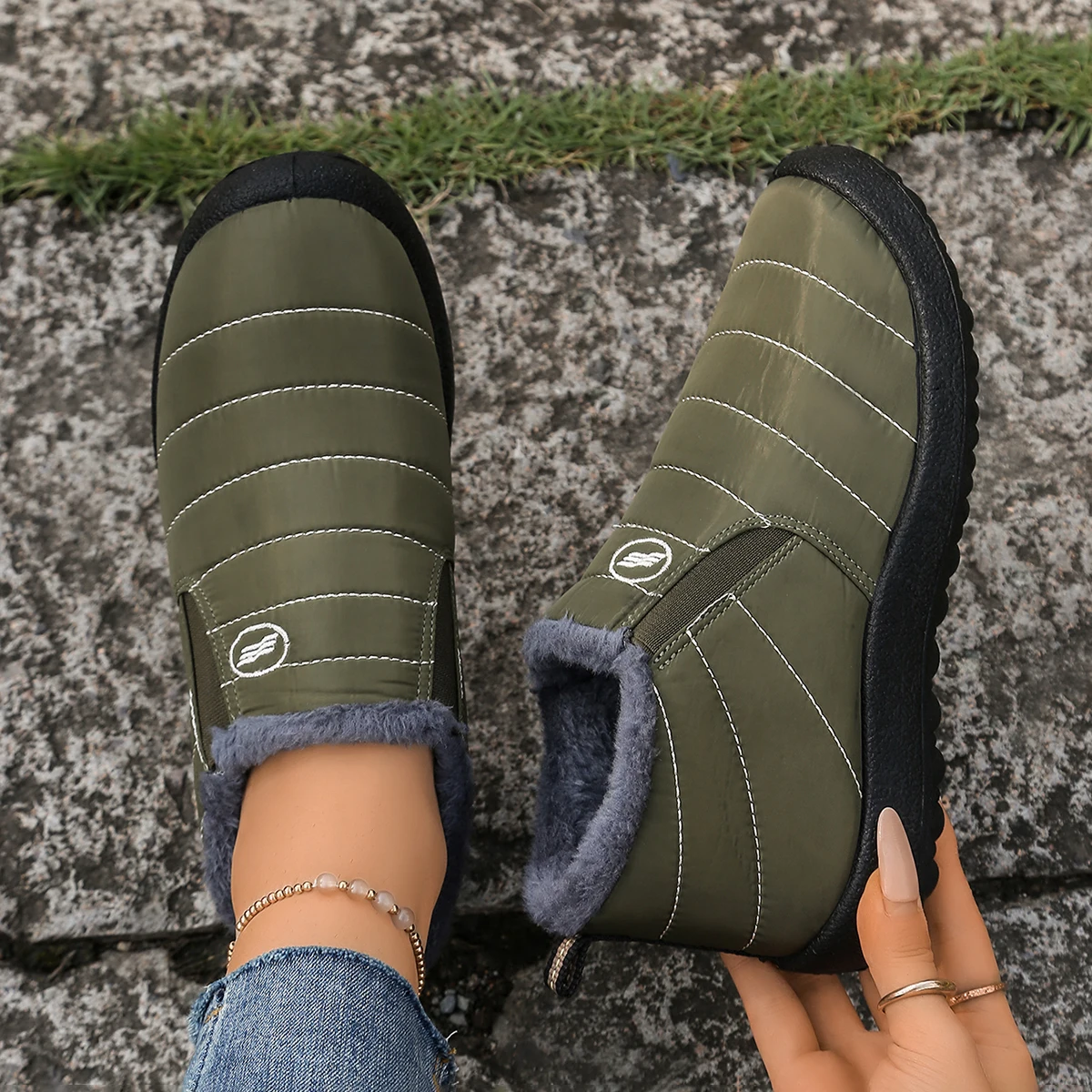 Zapatos informales para mujer, botas de nieve gruesas, cálidas, impermeables, a la moda, de un pie