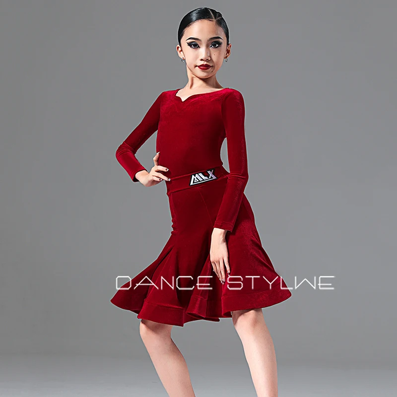 Abito da ballo latino in velluto per competizione Abbigliamento da prestazione per ragazze Body a maniche lunghe Gonna Set Abbigliamento da palcoscenico latino per bambini Rosso 3137