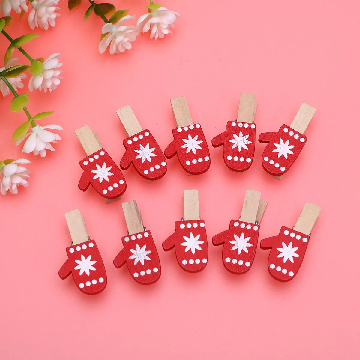 25Pcs Christmas Mini Wooden Photo Clips Cartoon Style Clips DIY Collage Craft Message Card Holder Mini Photo Folder