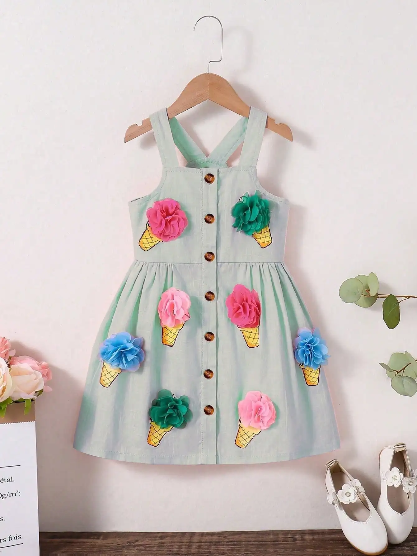 （7333）Girl's Fun Ice Cream Print Woven Suspender Dress in Light Green with 3D Flower Decoration, Cute and Unique, Suitable for Family Gatherings, Daily Outings, Soft and Breathable Fabric, Allowing Children to Enjoy the Coolness of Summer. Suitable for Little Girls Aged 4-7, Spring and Summer.