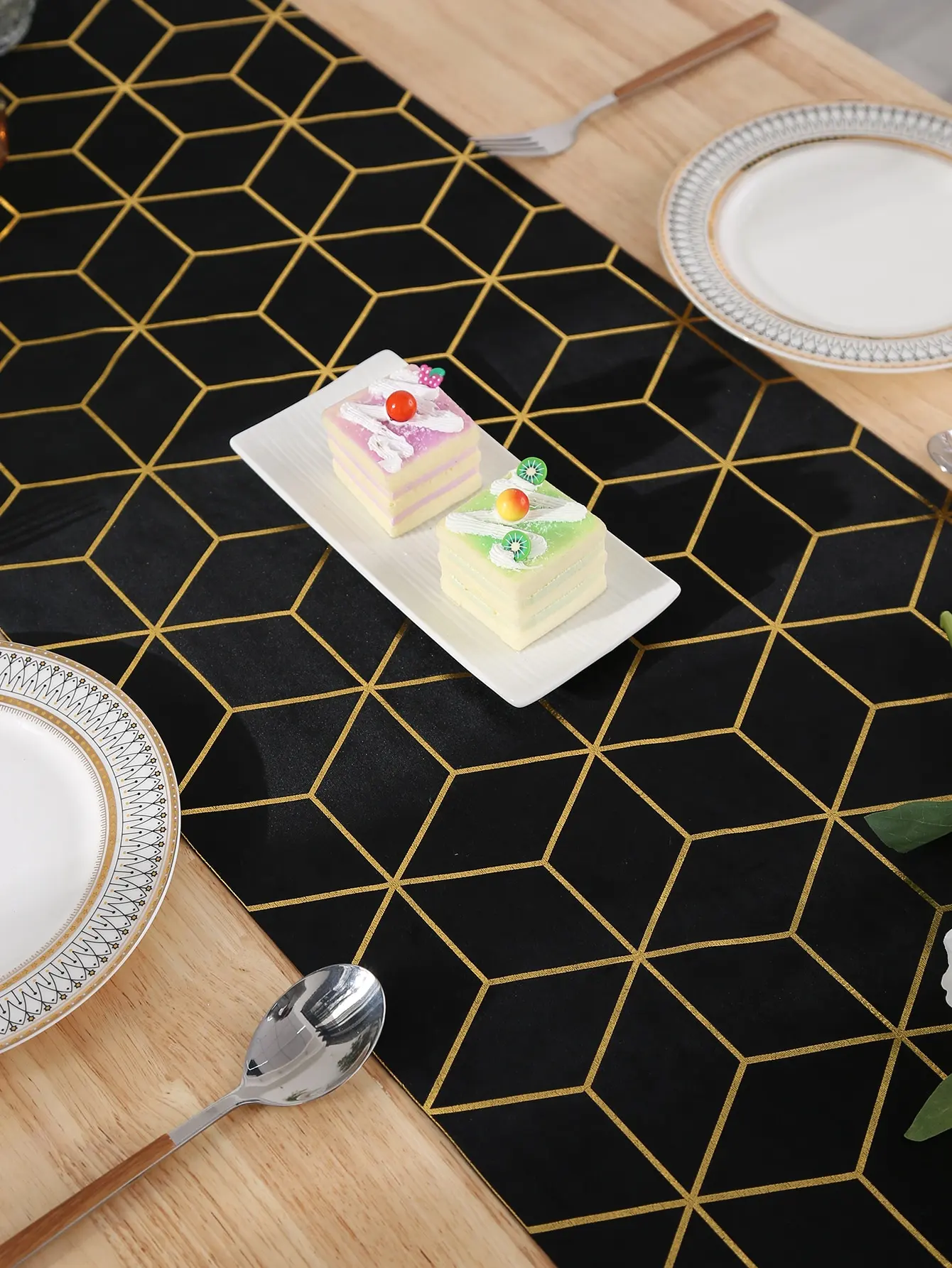 Black Stamped Geometric Spike Table Runner Kitchen Living Room Table Placemat Decoration