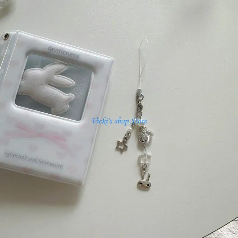 Fashionable Heart Charm and Stylish Chain Pendant for Your Mobile Device