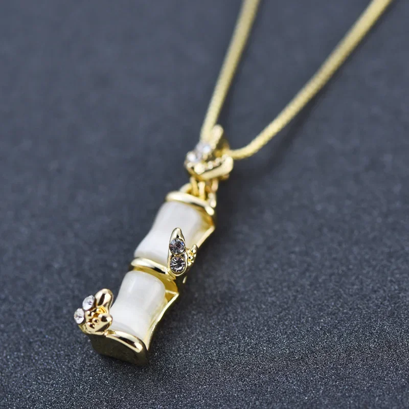 

Колье, которое восходяться по шагу, цепочка на ключицу, нишевый женственный стиль, кристально чистый, модное колье для одежды.