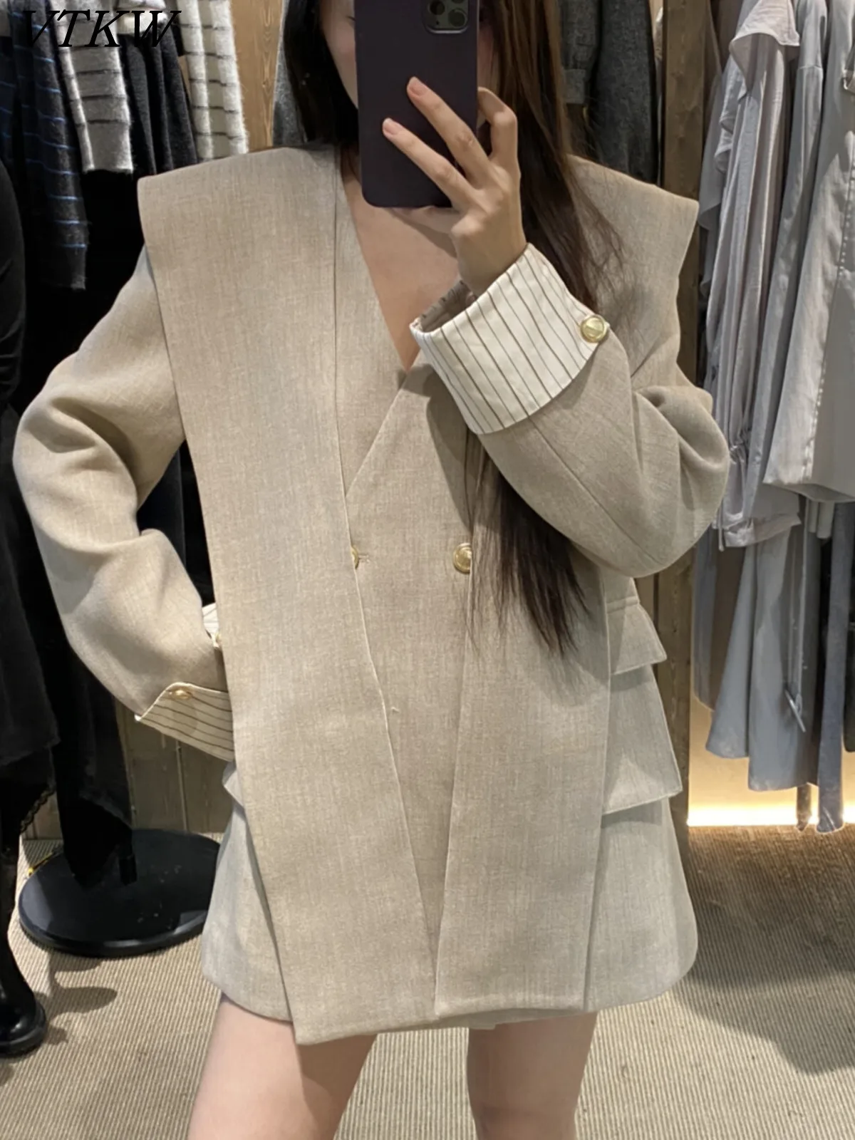 

VTKW Women’s Chic Minimalist Short Jacket Patchwork Striped Elegant Office Streetwear Autumn Winter Fashion Designer Premium