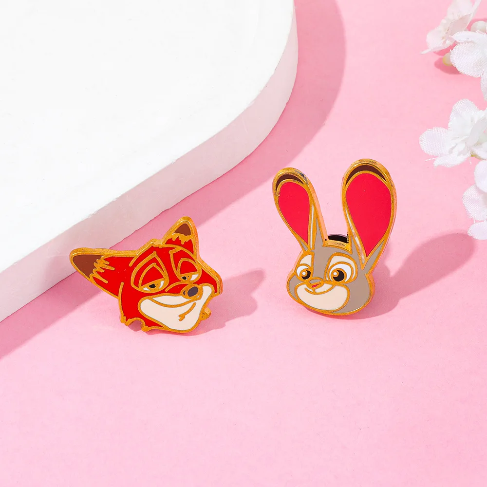 ديزني الكرتون Zootopia المينا دبابيس لحقيبة الظهر قبعة الملابس نيك جودي بروش شارات التلبيب المعدنية هدايا لمحبي #4