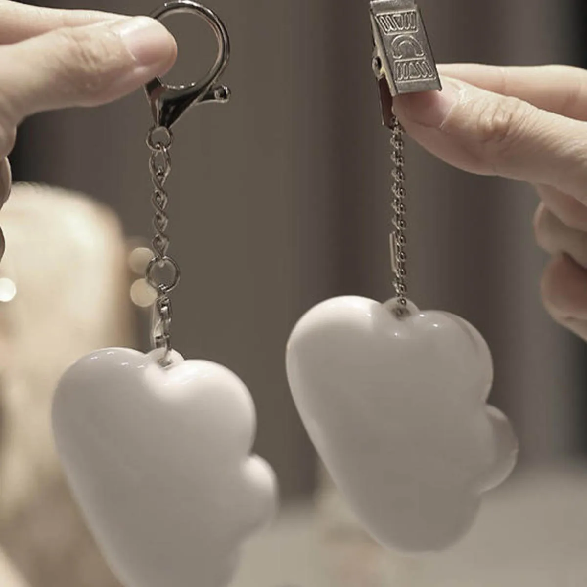 ไฟเซ็นเซอร์สัมผัสแบบใหม่ ไฟเรืองแสง ดีไซน์สร้างสรรค์ รุ่นชาร์จไฟได้ อุปกรณ์เสริมกระเป๋า พวงกุญแจ จี้ไฟ ไฟกลางคืน ไฟเซ็นเซอร์