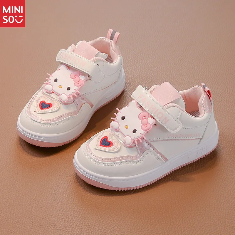 Miniso 2025 أحذية Hello Kitty القماشية ذات الرقبة المنخفضة للفتيات، أحذية رياضية كاجوال مضادة للانزلاق على الموضة المدرسية