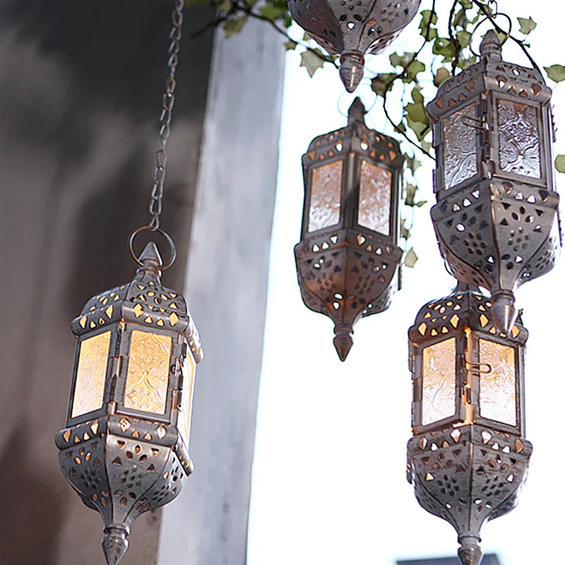 

Retro Iron Hanging Morocco Lanterns Candle Holder Nordic Creative Home Decor Glass Candlestick Garden Courtyard Hanging Ornament