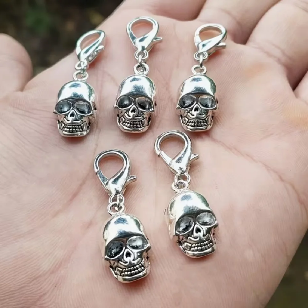 5pcs Fashionable Shoe Decorations, Versatile Canvas Sneakers and Boots with Unique Skull Pendants, Removable Skull