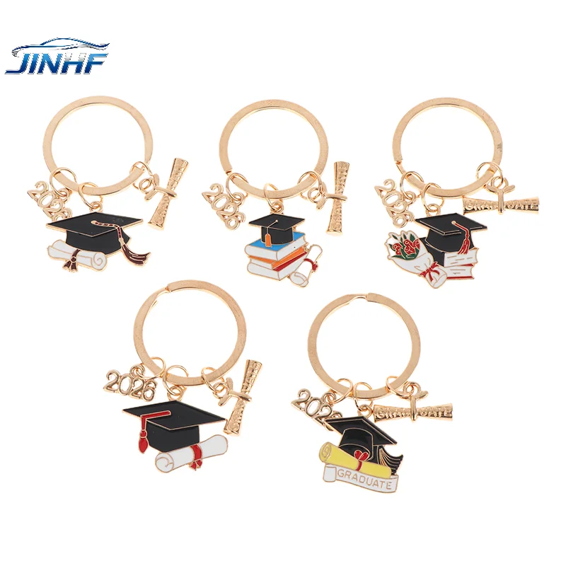 

1 шт. 2026 выпускной брелок с шляпой и ученими номерами, подарочный брелок для ключей на выпускной сезон, подходит для подвешивания Ba