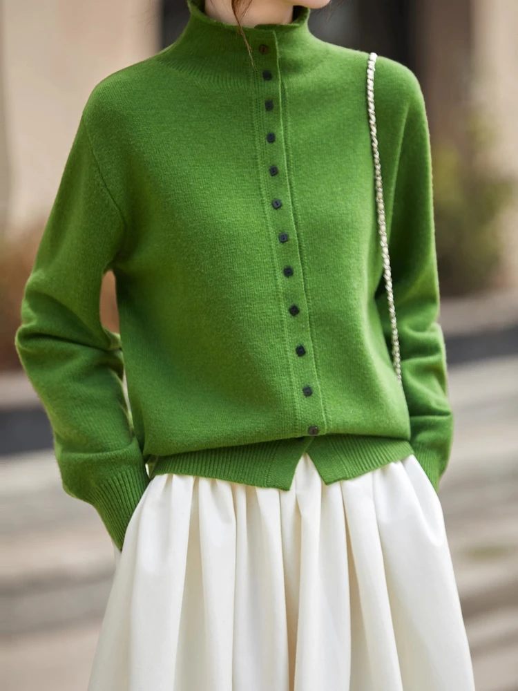 سترة محبوكة بأزرار للنساء، فضفاضة وعصرية، مناسبة للخريف والشتاء، إصدار جديد متعدد الاستخدامات، بيضاء تُظهر البشرة بلونها الطبيعي...