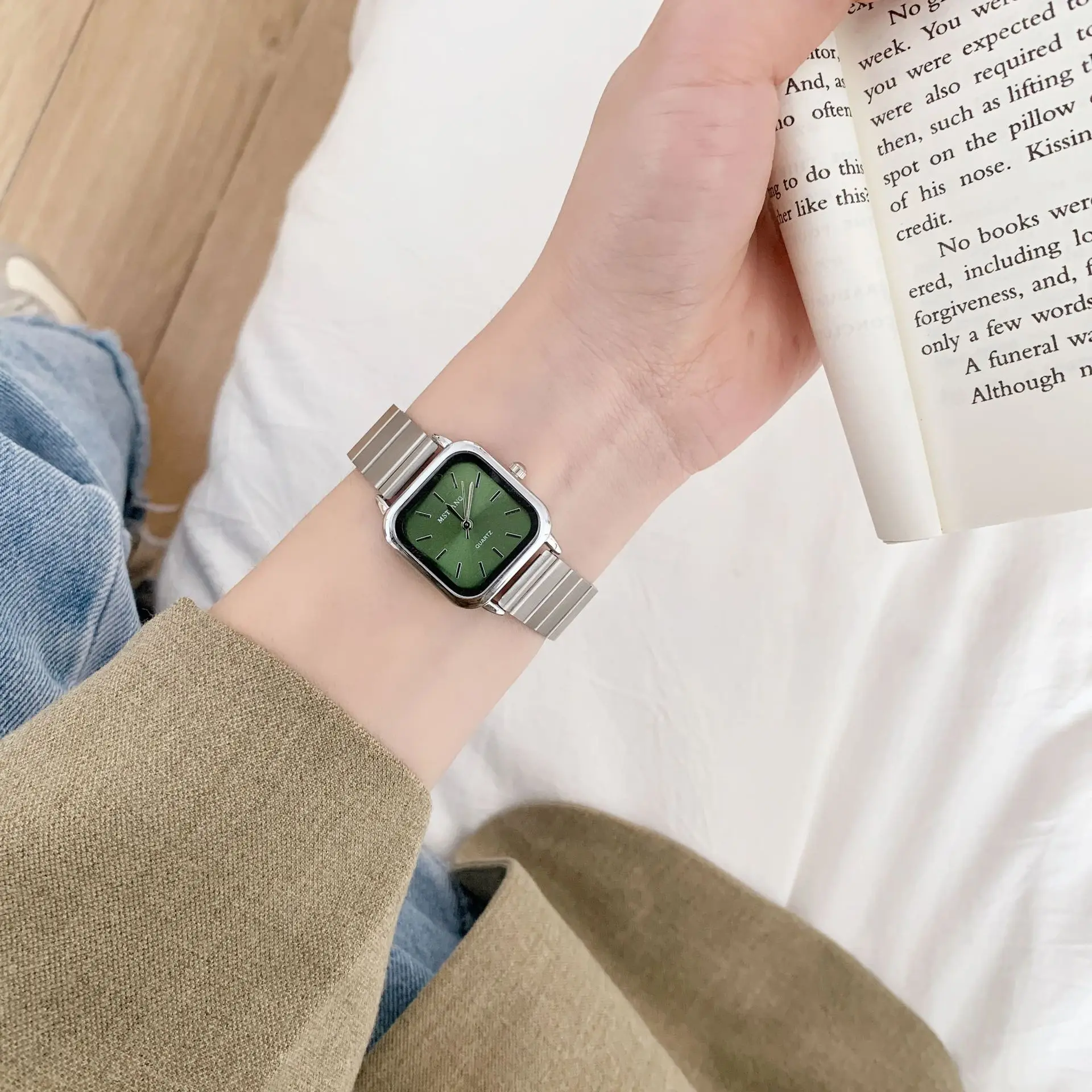 

Новые женские часы Ins Style, женские нишевые дизайнерские простые темпераментные водонепроницаемые часы для студентов младших классов средней школы