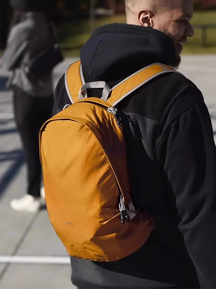 حقيبة ظهر Bellroy Australia Lite Daypack سعة 20 لترًا للرجال والنساء، حقيبة لياقة بدنية مقاومة للماء للسفر في الهواء الطلق