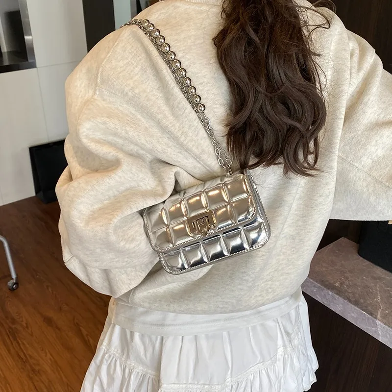 高級軽量おむつバッグ、短い旅行やピクニック、家族旅行に最適で、ユーザーに負担を追加しません。