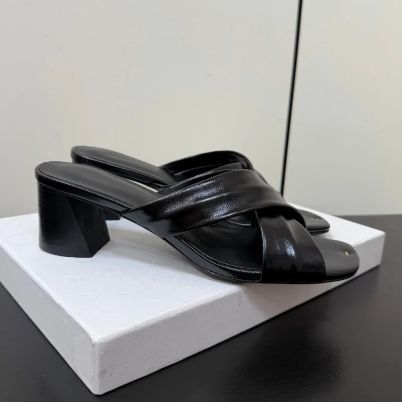 

Fashion Slippers Women Casual Flat Flip Flops Pure Color High Quality Button Design Beach Holiday Dress Shoes Size 35-40
