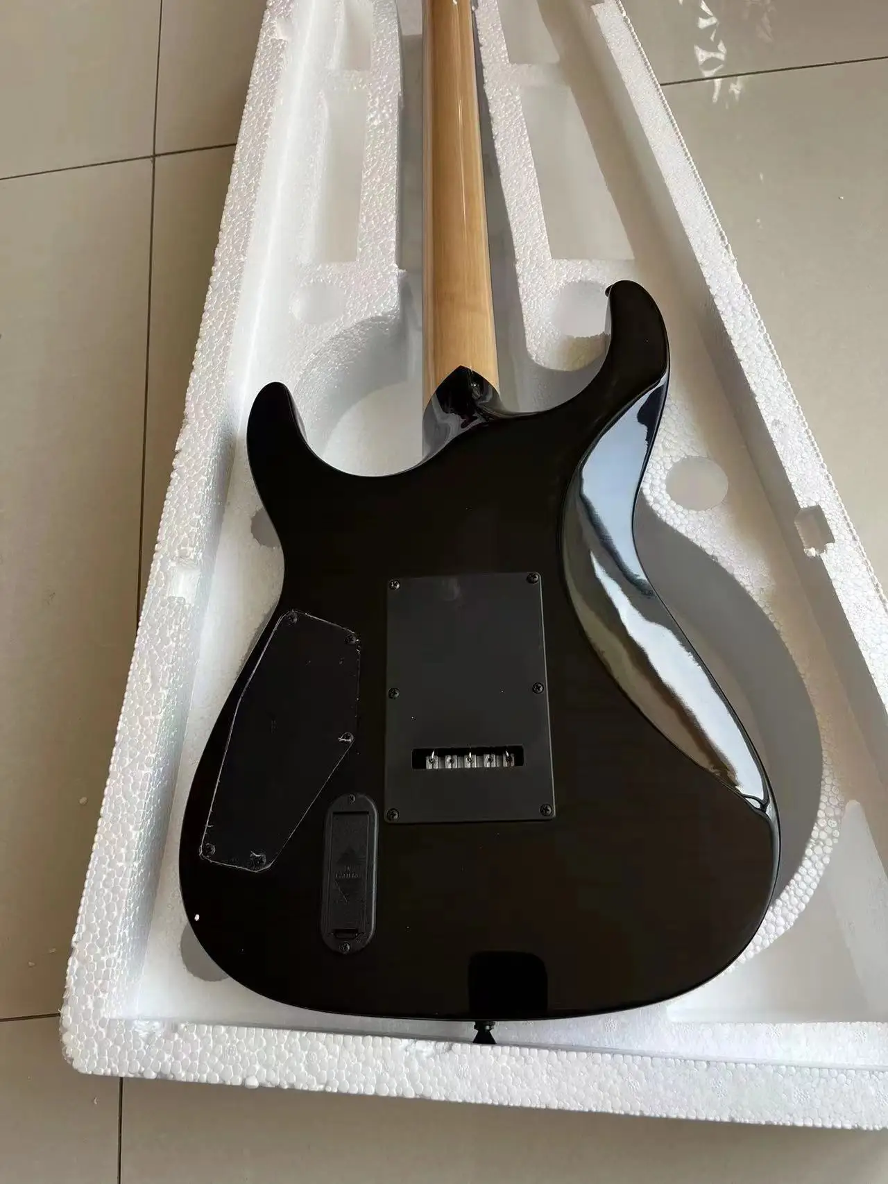 F.9  Exquisite electric guitar, high-quality chrome plated hardware guitar, fast and free shipping