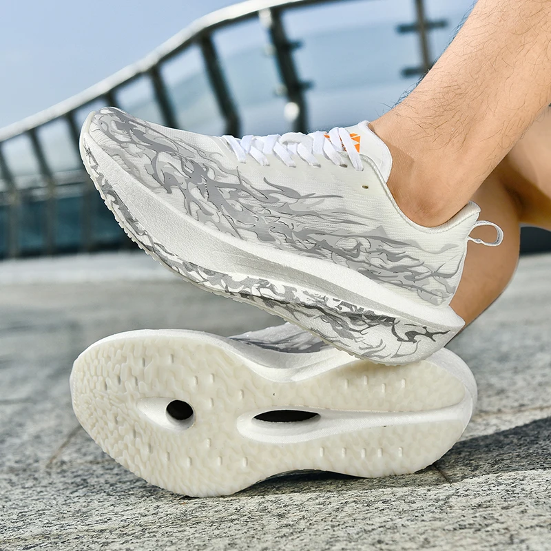Rahat koşu ayakkabıları yeni e - Outdoor Sport Court incelemesi ve fiyatı