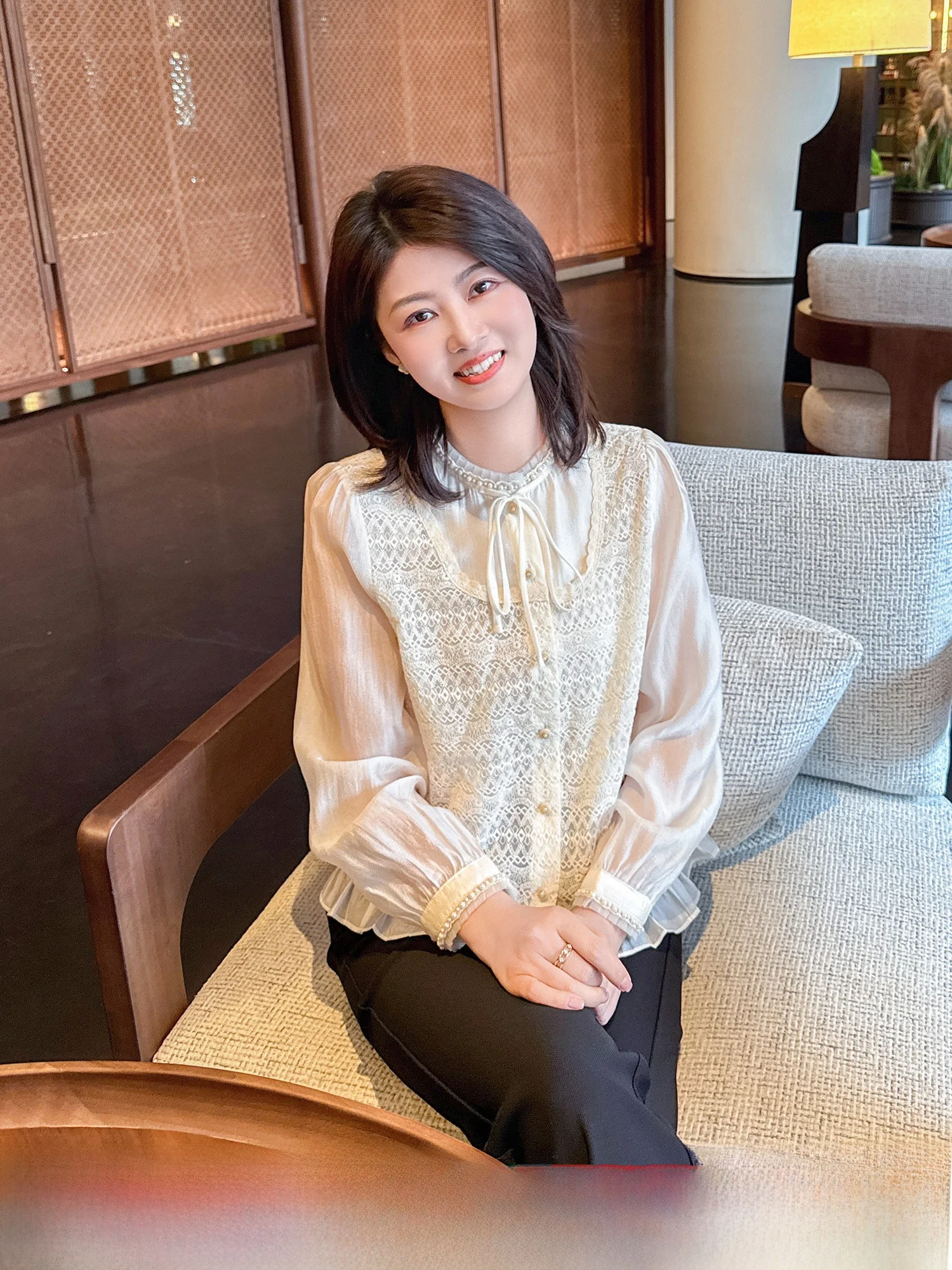 

Zillal Romantic Lace Splicing Long Sleeve round Neck Shirt Women's Loose Fit French Style Breathable Skin-Friendly Top