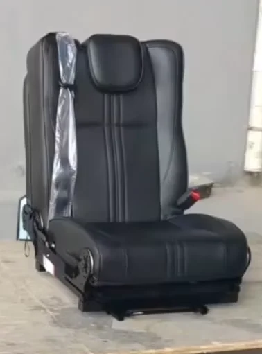 2 Single seat， style as pictured, 50cm wide, 2 seat frames, US$2150