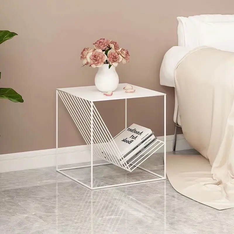 Modern Metal End Tables Designer Funky Sofa Mini Side Table Entryway Industrial Tavolino Da Divano Italian Furniture Luxury
