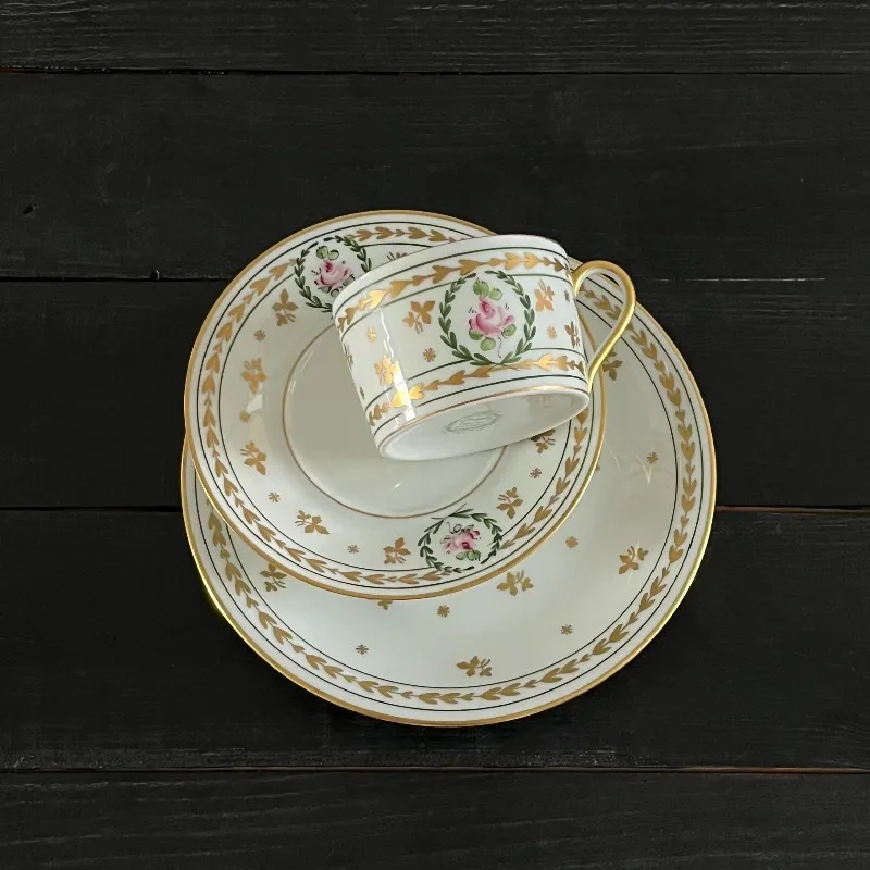 Afternoon tea cup, hand-painted gold-painted medieval coffee cup and saucer