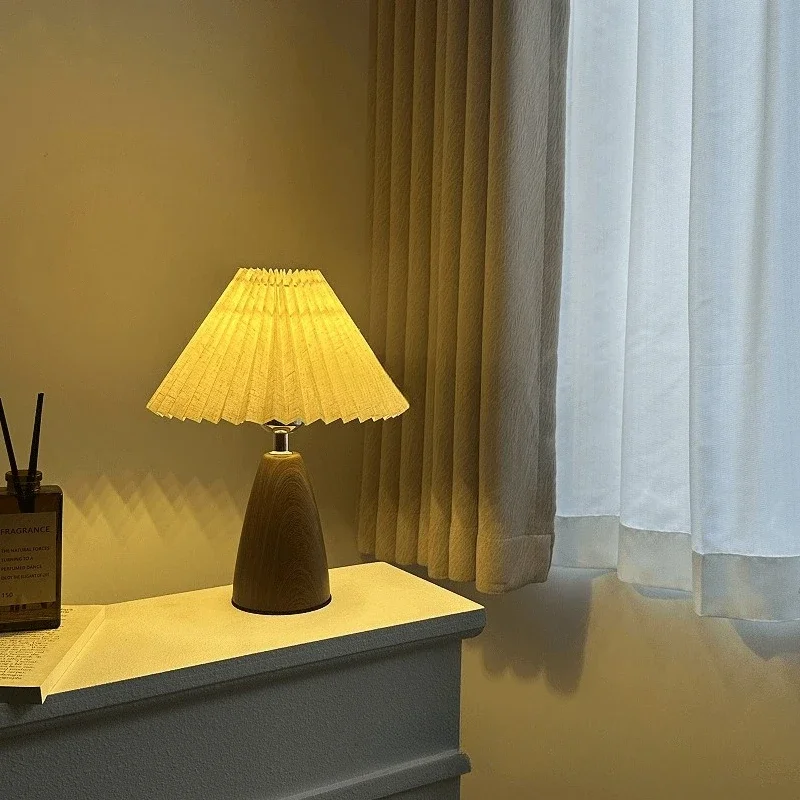 Pleated Retro LED Table Lamp Room Decoration Night Lamp USB for Home Living Bedroom Bedside Decorative Simple Desk Lighting